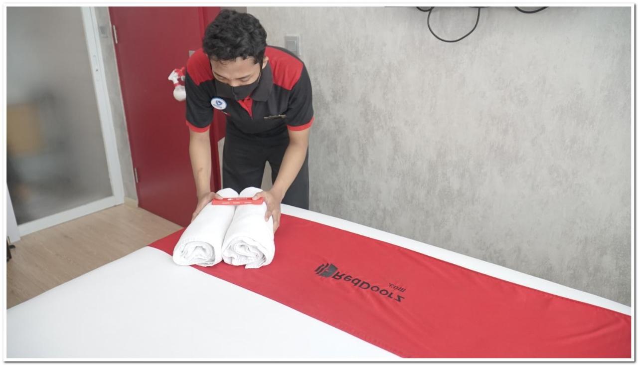 Reddoorz Plus Near Rs Rk Charitas 2 Palembang Buitenkant foto