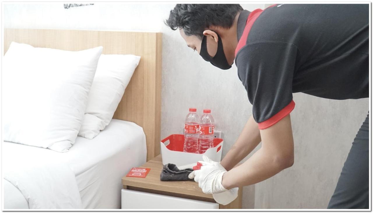Reddoorz Plus Near Rs Rk Charitas 2 Palembang Buitenkant foto