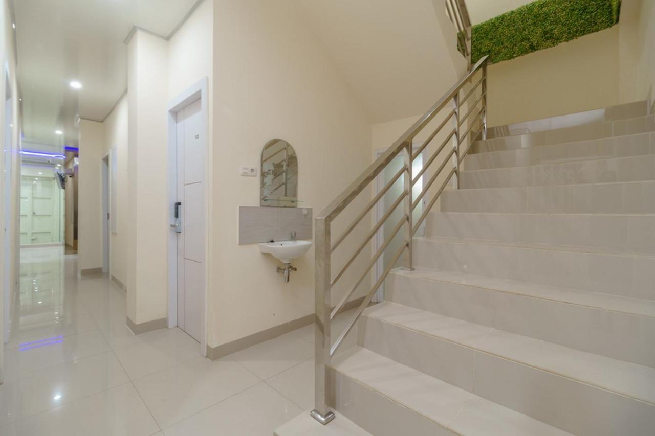 Reddoorz Plus Near Rs Rk Charitas 2 Palembang Buitenkant foto