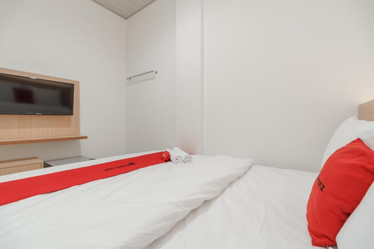Reddoorz Plus Near Rs Rk Charitas 2 Palembang Buitenkant foto