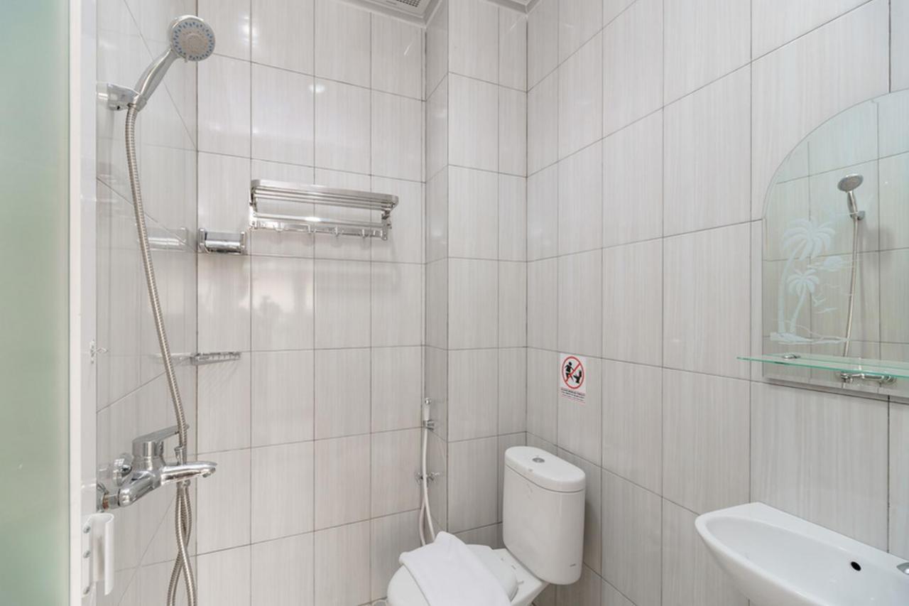 Reddoorz Plus Near Rs Rk Charitas 2 Palembang Buitenkant foto
