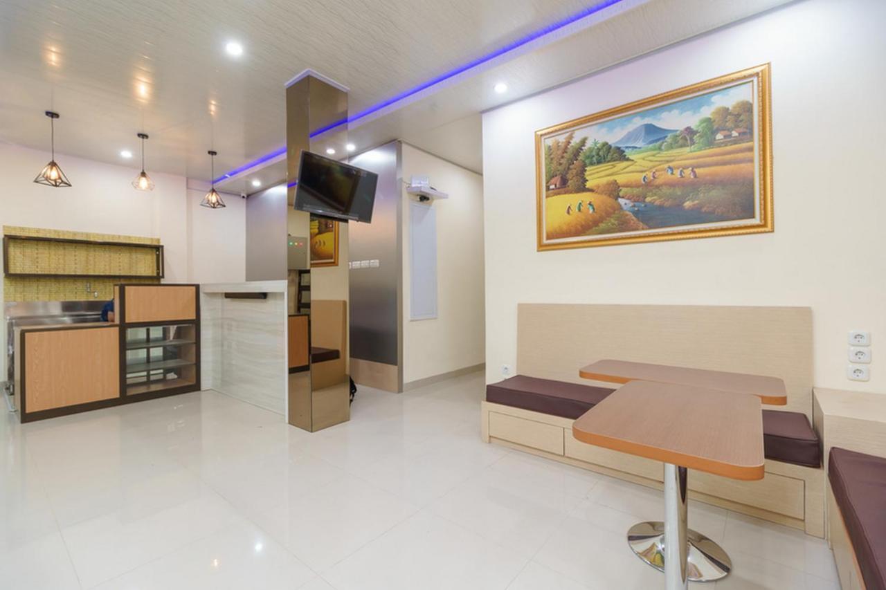 Reddoorz Plus Near Rs Rk Charitas 2 Palembang Buitenkant foto