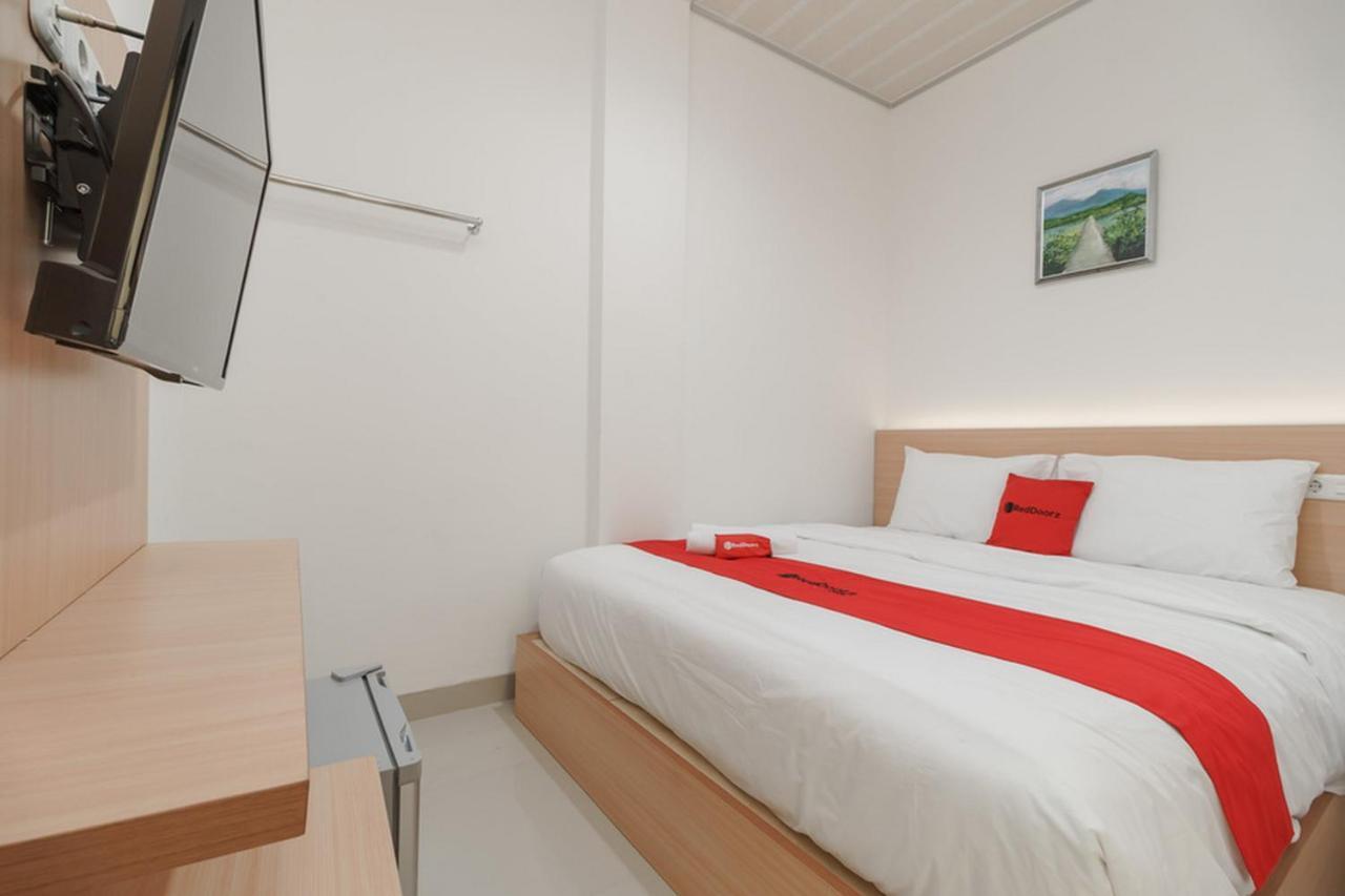 Reddoorz Plus Near Rs Rk Charitas 2 Palembang Buitenkant foto